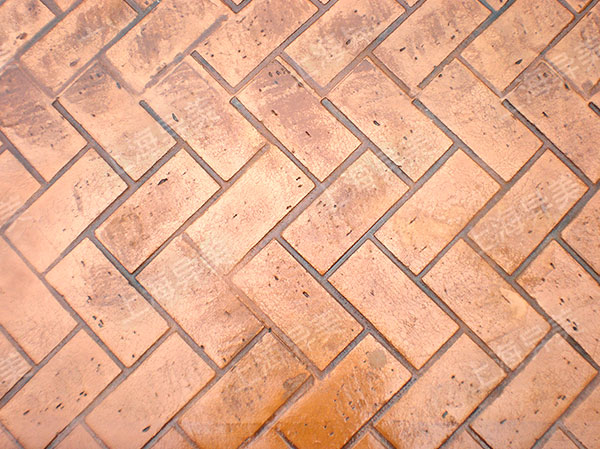 10*20彩砖人字铺水泥压花地坪