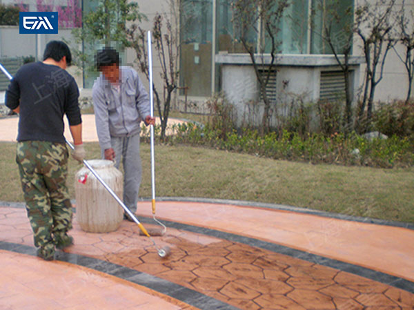 水泥地面压花保护剂.jpg 水泥地面压花保护剂.jpg